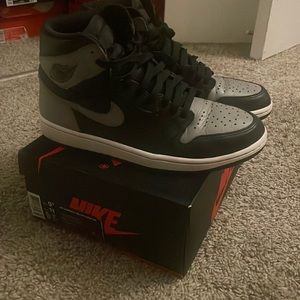 Air Jordan 1 Shadow Size 9.5 Men